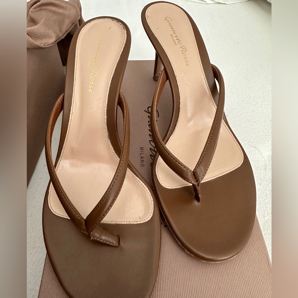 Authentic Gianvito Rossi thong sandal heels